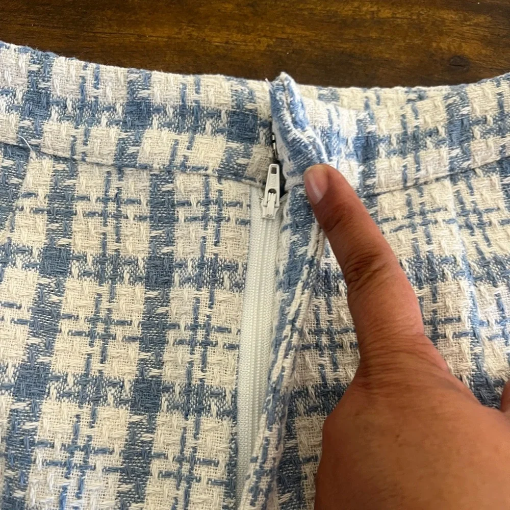 ACOA‎ high-waisted tweed with a blue and white plaid pattern Size L